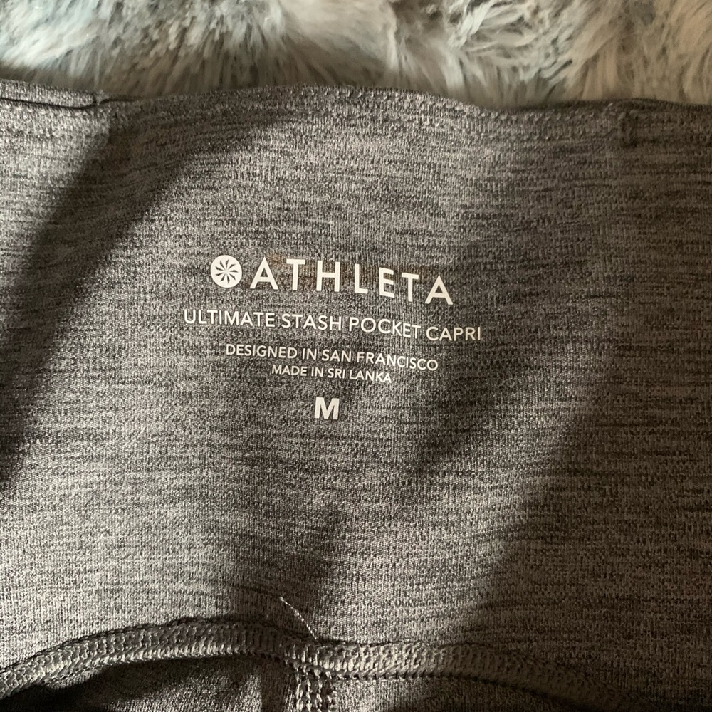 Athleta ultimate stash pocket Capri
